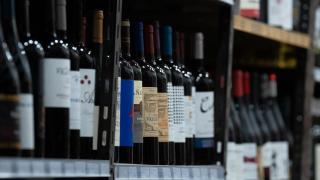 Botellas de vino en una imagen de archivo.
