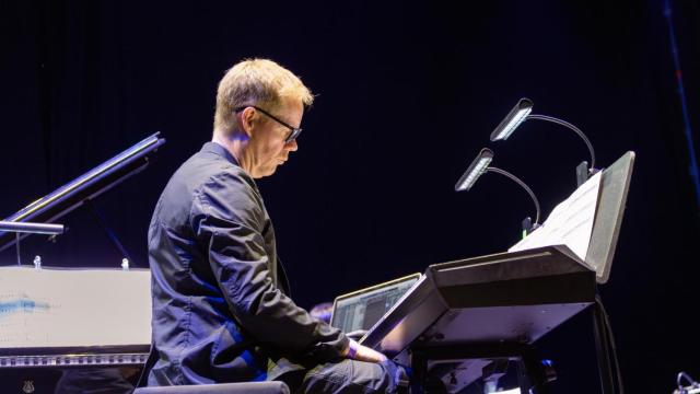 Max Richter durante su concierto este lunes en las Noches del Botánico, Madrid. Foto: Vega Halen/Noches del Botánico