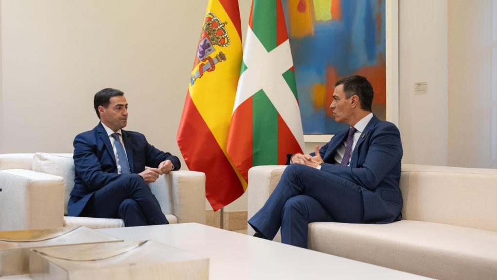 Sánchez y Pradales en Moncloa en noviembre de 2024.