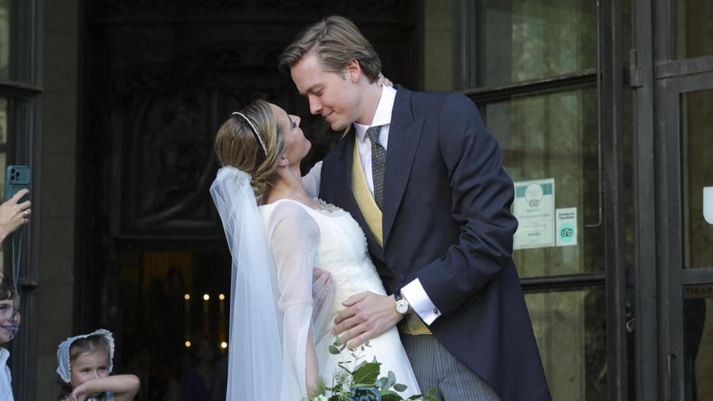 Lucía Ruiz Lafita y Maxi Reiter después de convertirse en matrimonio.