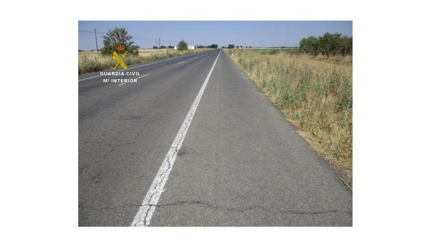 Arrolla a una ciclista, la deja herida en la carretera y huye sin mirar atrás en Ciudad Real