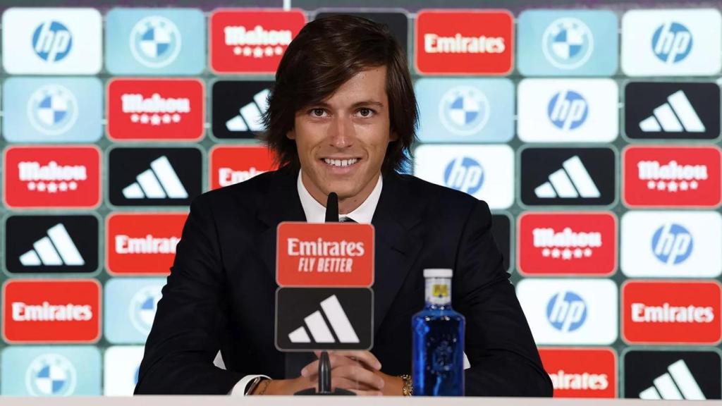 Álvaro Carreras, en la rueda de prensa de su presentación con el Real Madrid