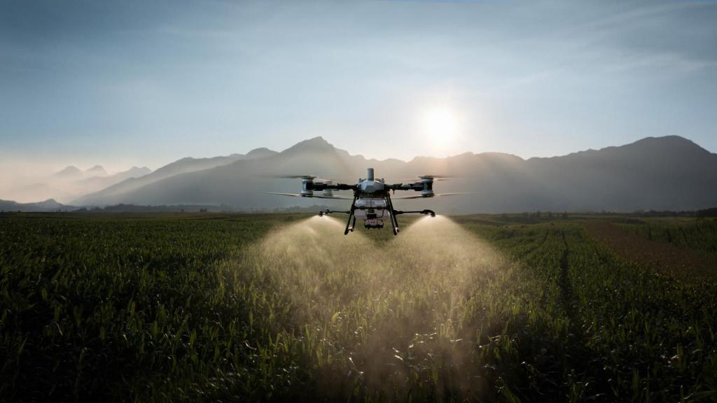 DJI T100.