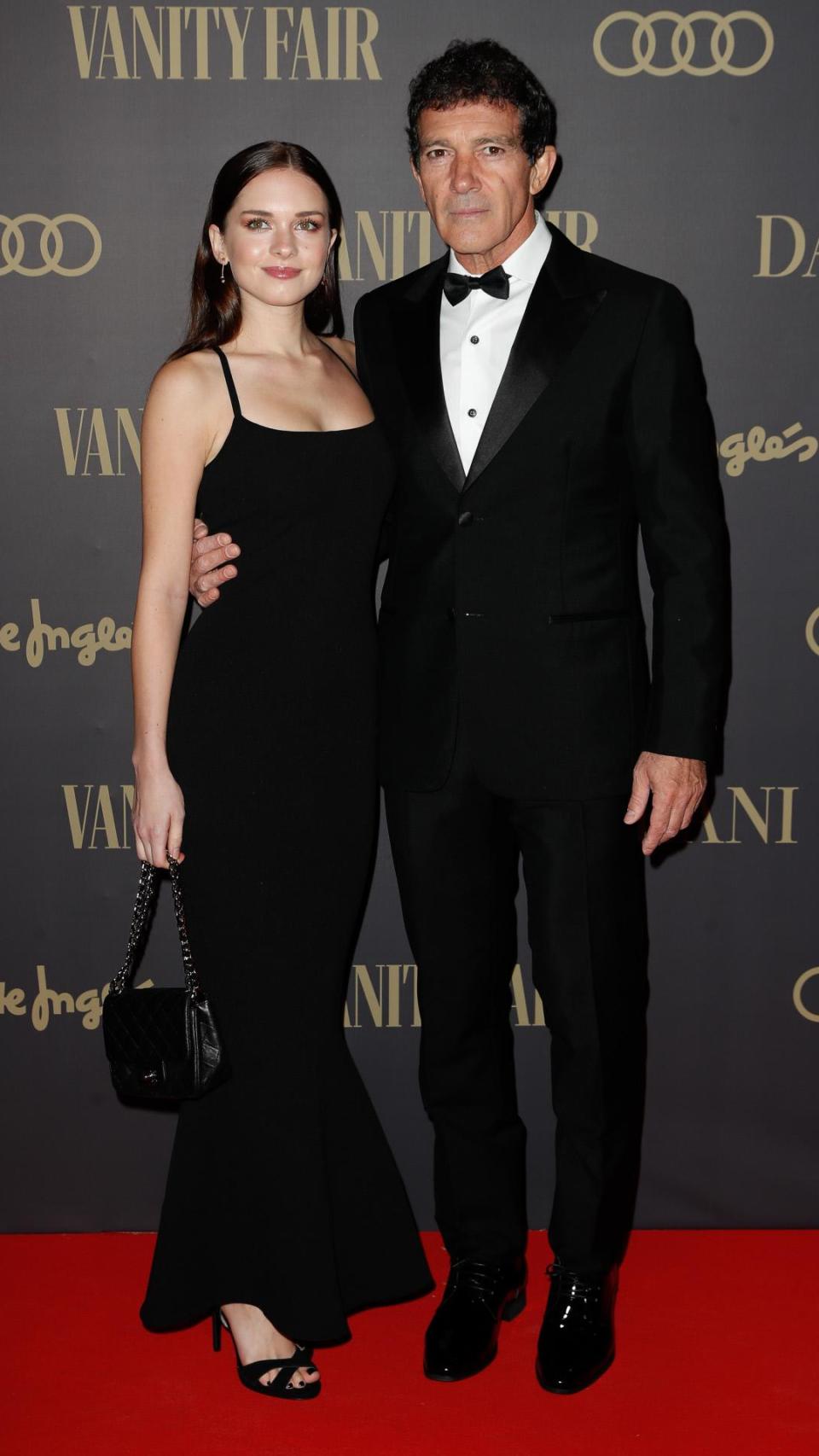 Antonio Banderas está muy entusiasmado con la boda de su única hija: la niña se casa con nosotros.