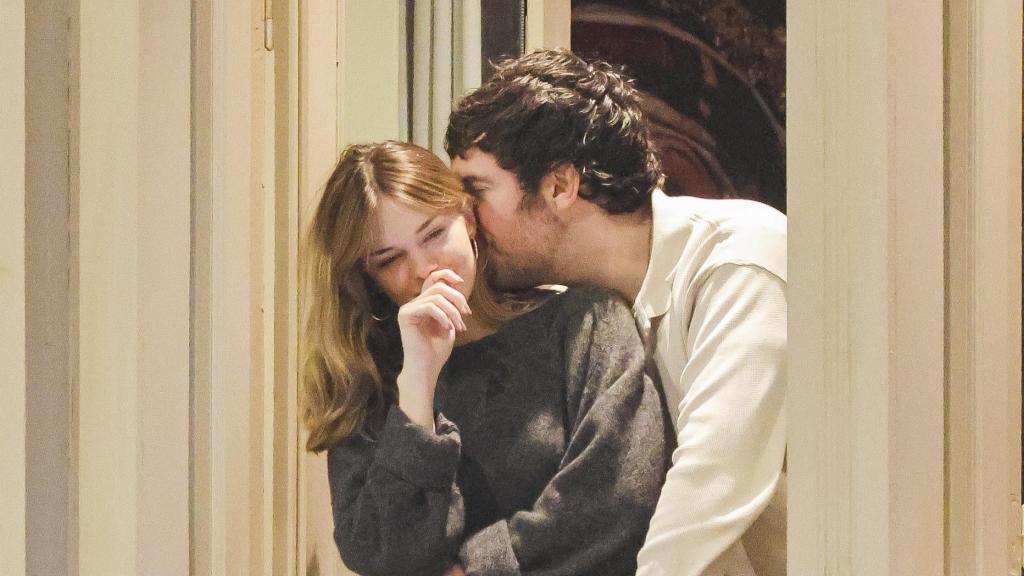 Stella del Carmen y Alex Gruszynski en la Semana Santa en Malaga.