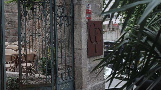 Entrada de la nueva vinoteca del centro de Vigo