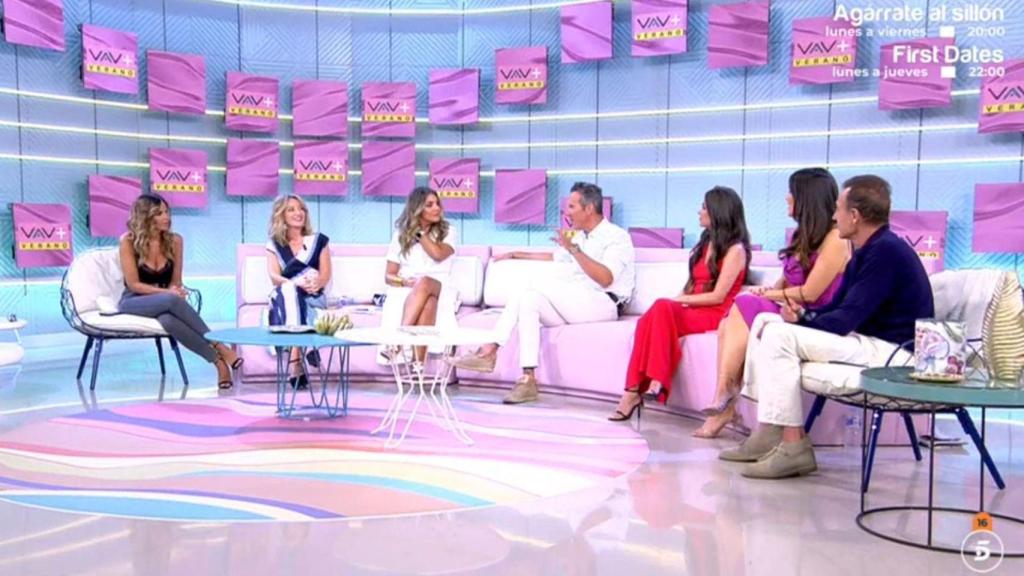Colaboradores en plató.