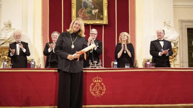 La arquitecta y diseñadora Patricia Urquiola cuando ingresó en la Academia de Bellas Artes, en 2024. Foto: Europa Press