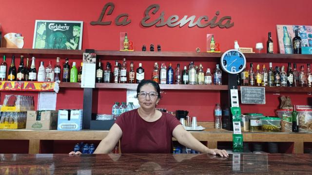 Nely, propietaria de la cafetería La Esencia, durante la entrevista con EL ESPAÑOL.