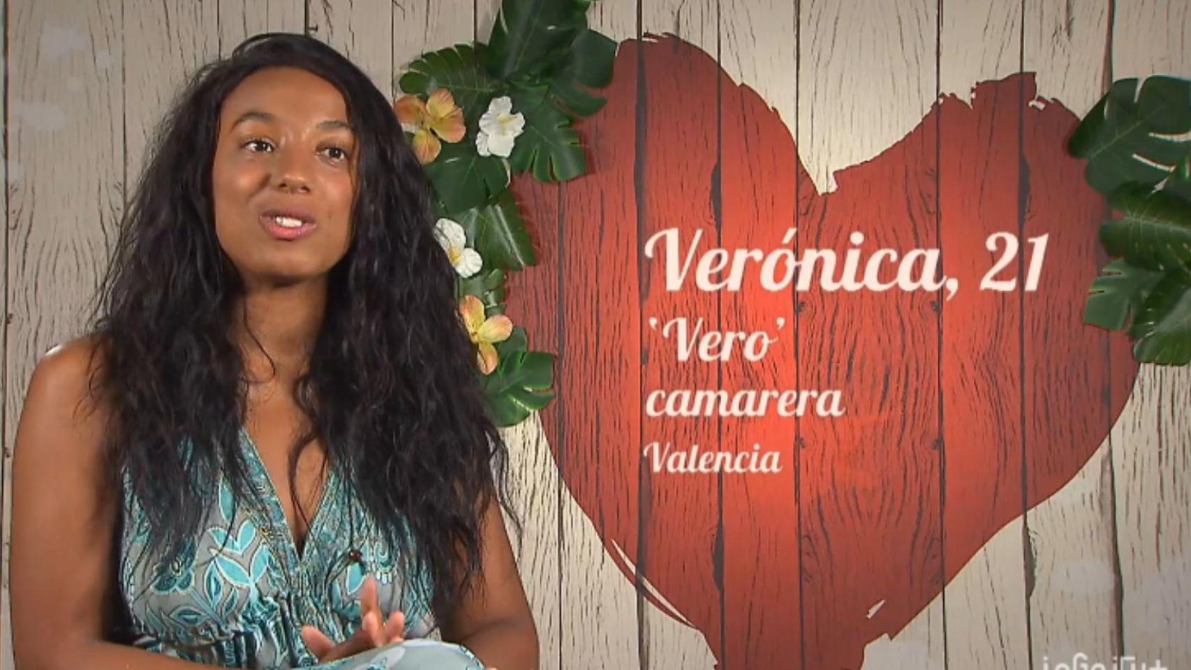 La stripper de 29 años que impresiona a su cita en 'First Dates': "Estoy  casada, pero me dedico a excitar a la gente"