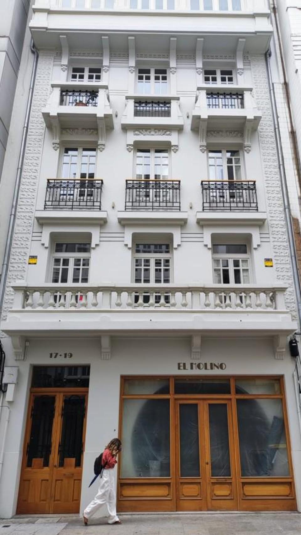 Edificio del número 17-19 de la calle Santa Catalina, en A Coruña.