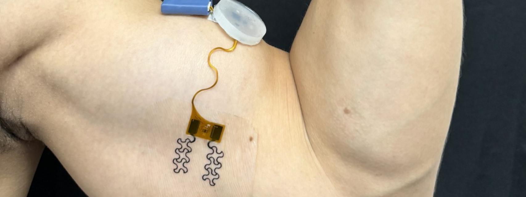 El sensor de hidratación en un brazo.