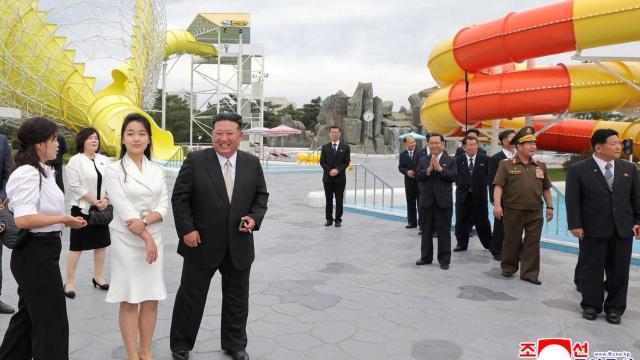 Kim Jong-un el pasado 26 de junio en el complejo turístico de Wonsan Kalma en Corea del Norte.