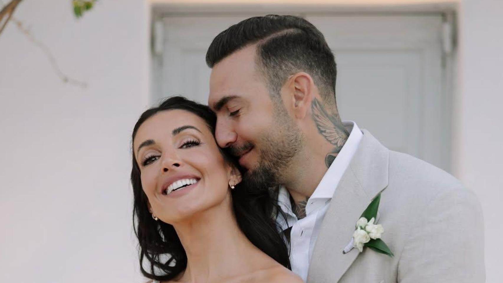 Noelia López y Roberto Jiménez se han convertido en marido y mujer en la capital griega.