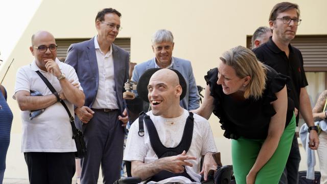 La vicepresidenta y consejera de Familia e Igualdad de Oportunidades de la Junta, Isabel Blanco, durante su visita al centro Las Cinco Llagas de Astorga, este viernes