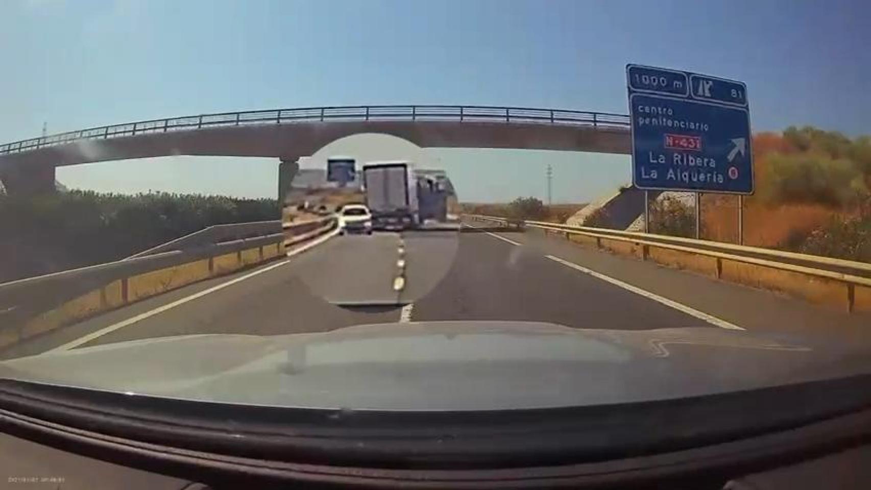 Una mujer conduce 8 kilómetros en sentido contrario en la autovía de Huelva hacia Ayamonte.