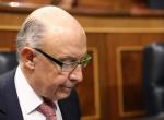 El juez no ve "delito alguno" en que Montoro accediera a datos tributarios de políticos, periodistas o personalidades