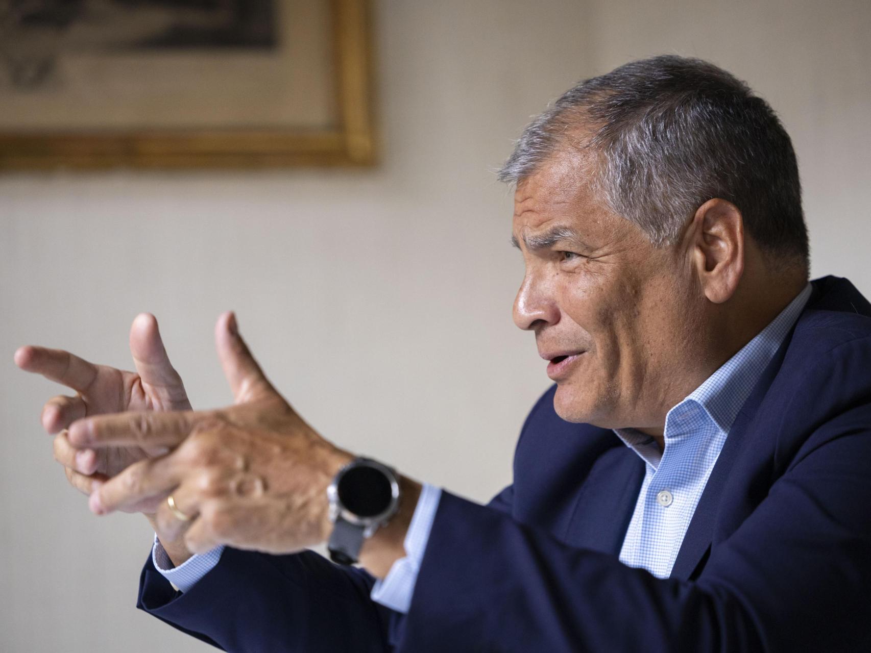 Rafael Correa:  Si un presidente traiciona su programa y engaña a la gente, debe poder iniciarse un proceso de destitución 