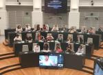 Almeida 'pausa' su baja de paternidad: se conecta al pleno de Cibeles desde su casa