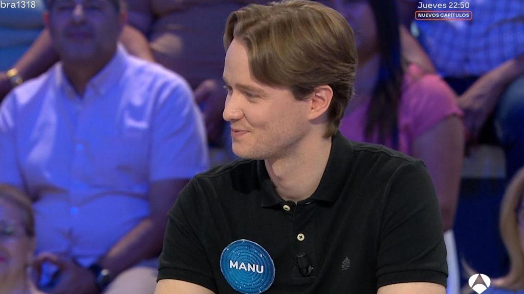 El público se pone de pie para celebrar los 300 programas de Manu Pascual  en 'Pasapalabra': “El mejor año de mi vida”