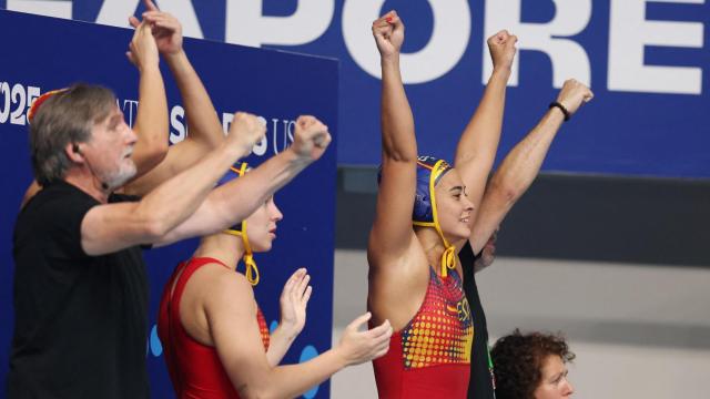 El banquillo español celebra durante el partido por el bronce contra Estados Unidos