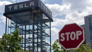 Fachada Tesla