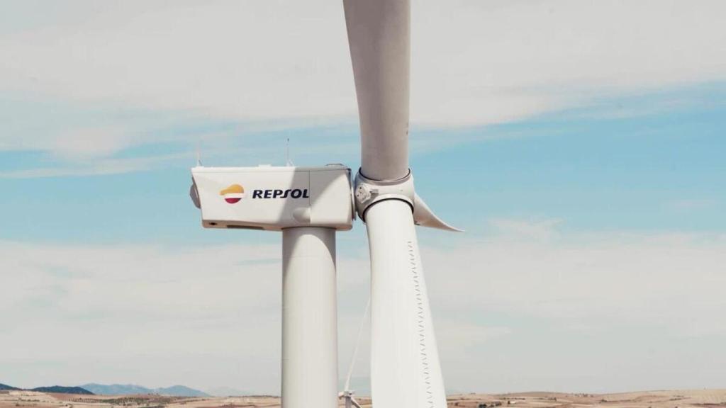 Un aerogenerador de Repsol