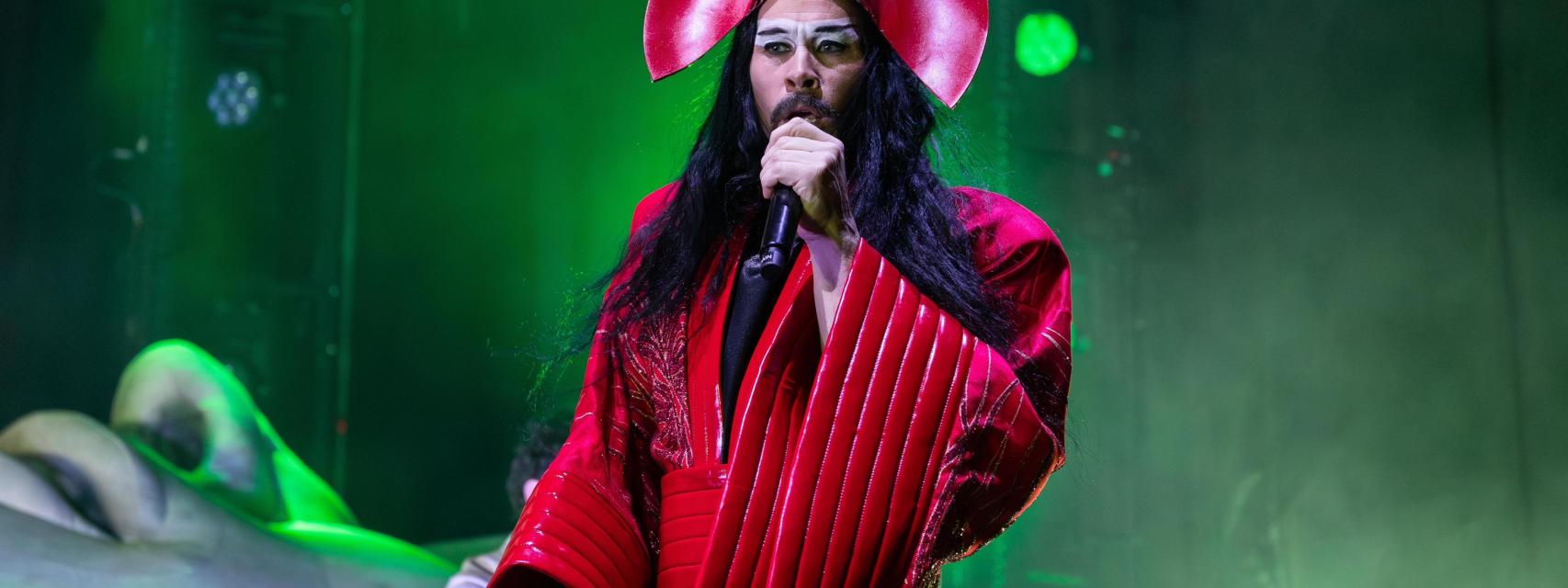 Empire of the Sun arrasa en Noches del Botánico con su show psicodélico en Madrid