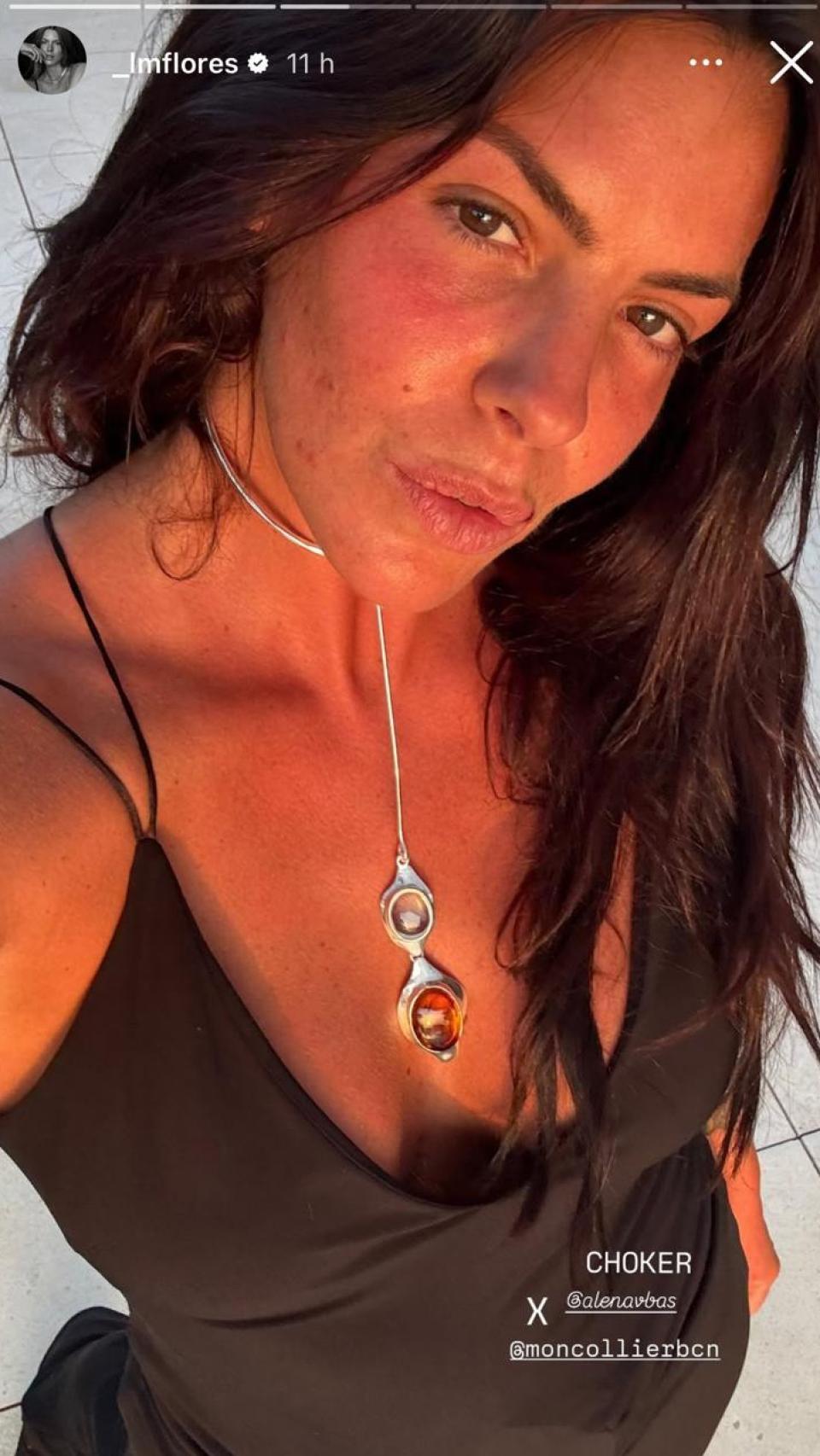 Laura Matamoros con un collar de la colección de Alejandra Navarro con Moncollier.