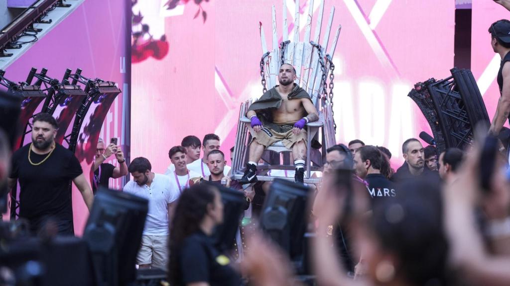 Imagen de Pereira llegando al ring de La Velada del Año V.