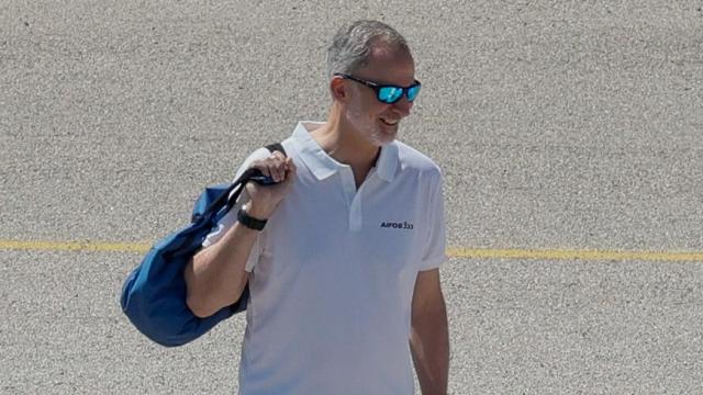 Felipe VI se ha embarcado este domingo en el Aifos para participar en la primera jornada de entrenamiento de la 43 edición de la Copa del Rey Mapfre de vela en aguas de la bahía de Palma.