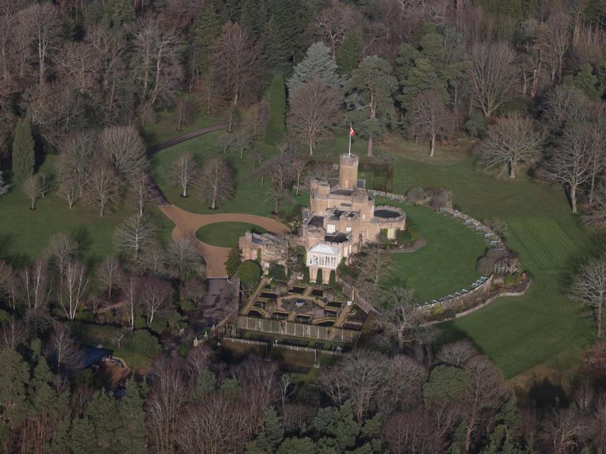 Ubicado en Windsor Great Park, en el condado de Berkshire, Fort Belvedere está rodeado por más de 200 hectáreas de bosques.