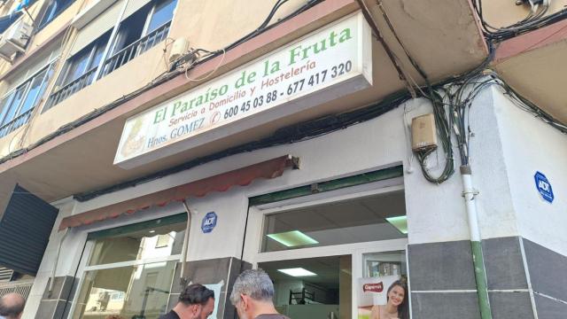 Frutería del barrio Bailén-Miraflores.