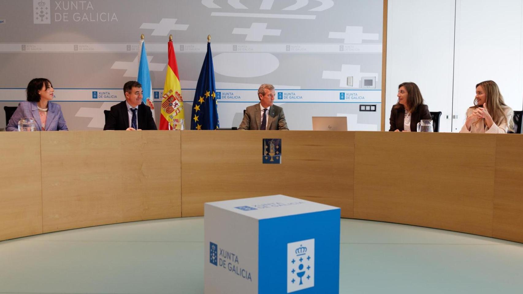 Galicia aprueba la ley que prohíbe la venta de vapeadores y bebidas energéticas a menores