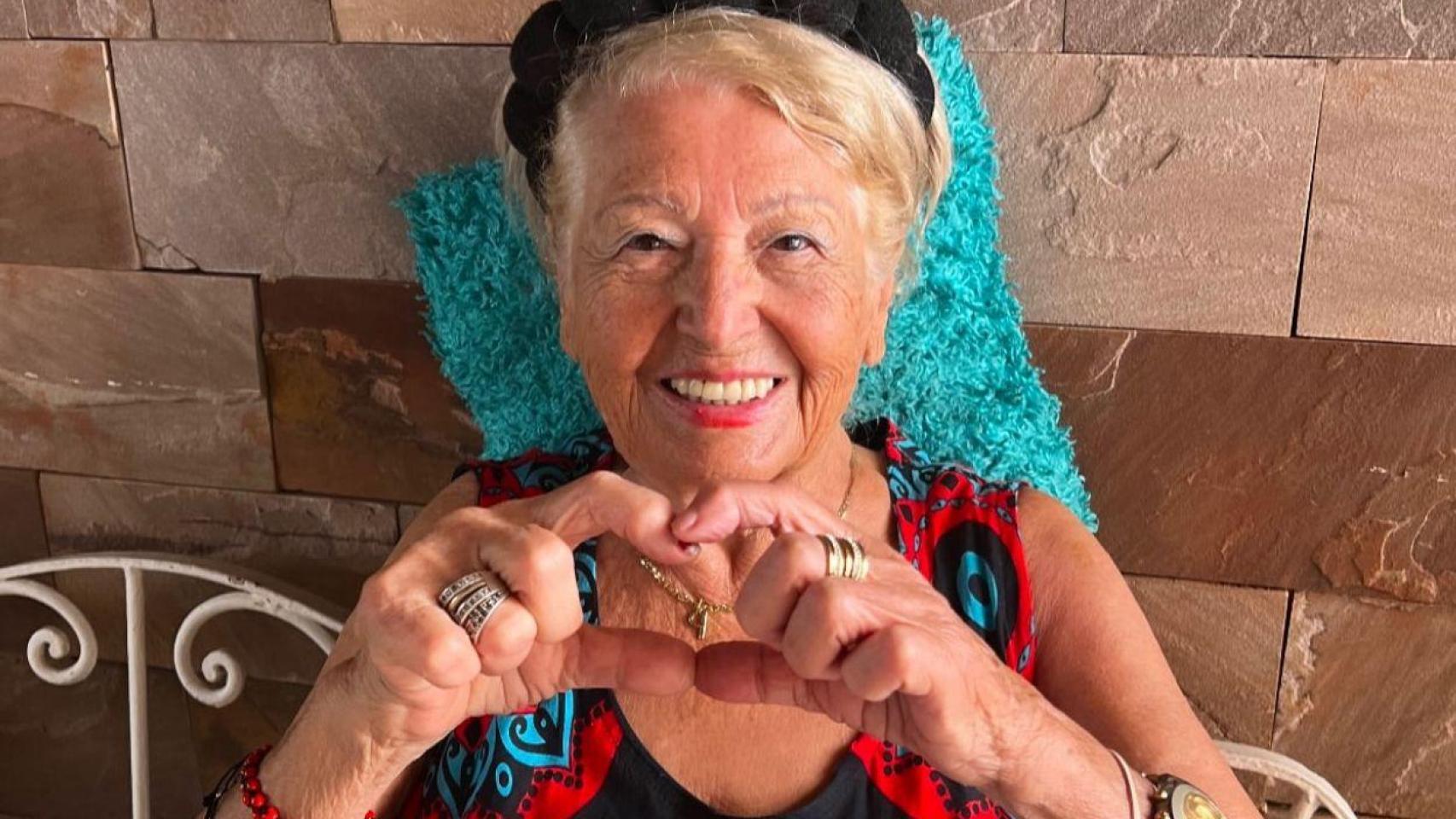Una mujer de 96 años confiesa la regla de oro para ser feliz en la vida: "No importa cuánto dinero tienes"