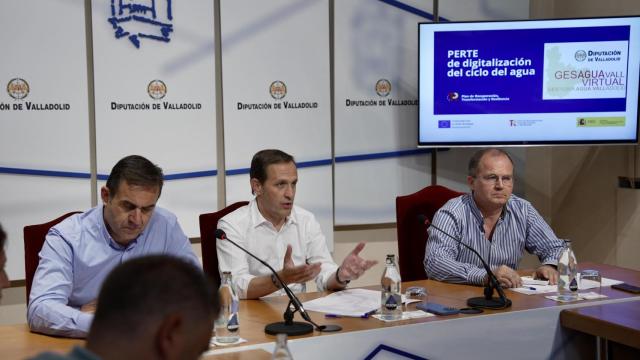 El presidente de la Diputación de Valladolid preside la primera reunión informativa con alcaldes sobre el Proyecto Gesaguavall Virtual