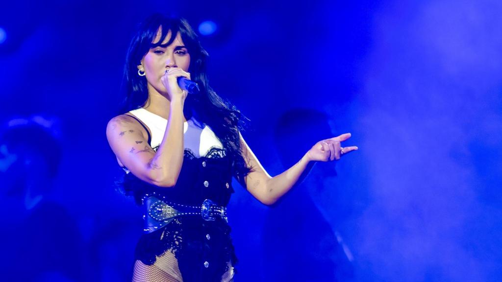 La cantante brilló en el escenario.