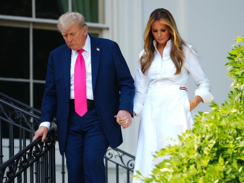 Donald Trump y su esposa, Melania, en una imagen tomada el 4 de julio en la Casa Blanca.