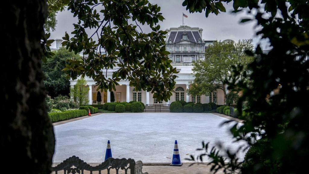 El origen del jardín de la Casa Blanca se remonta a 1913, cuando Ellen Wilson, esposa del presidente Woodrow Wilson, creó un jardín en ese lugar.