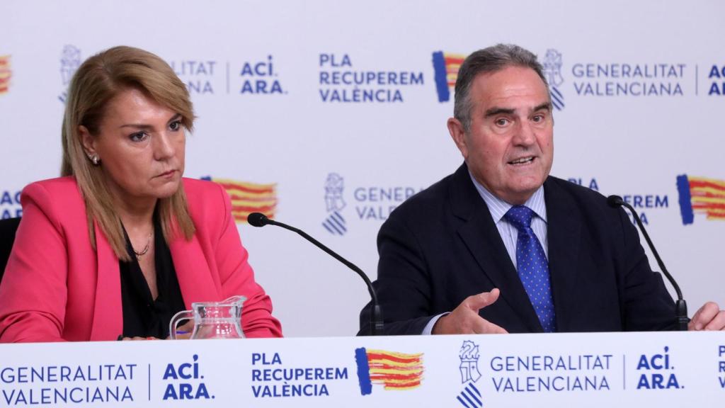 Gan Pampols junto a la portavoz del Consell, Susana Camarero. EE