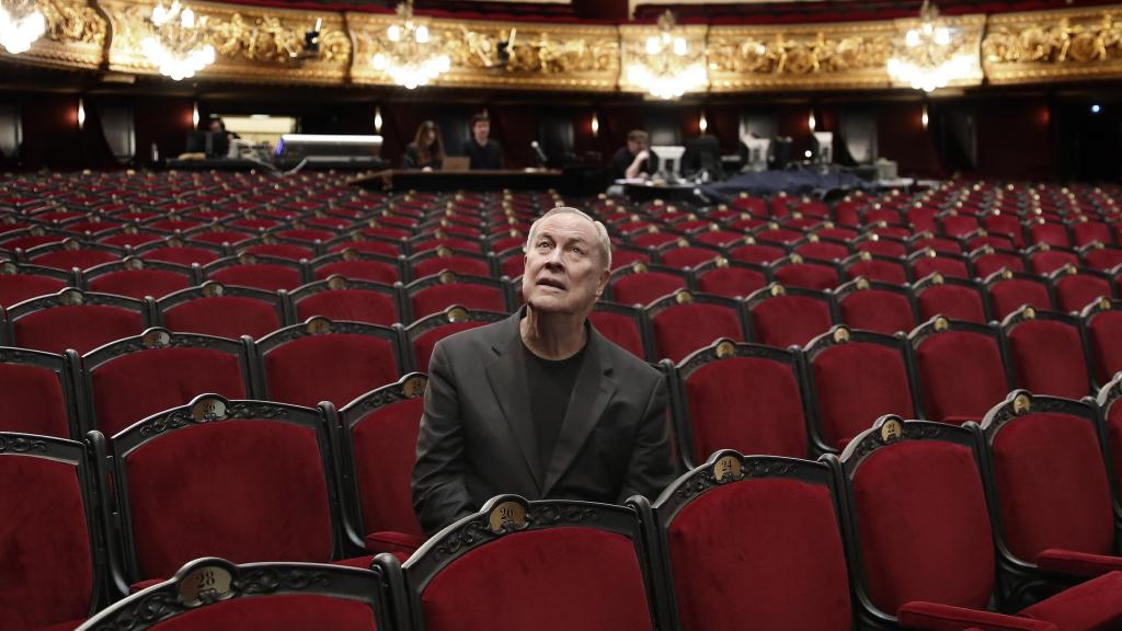 El director de escena estadounidense Bob Wilson en el Teatre del Liceu el 11 de marzo de 2024. Foto: EFE/Andreu Dalmau