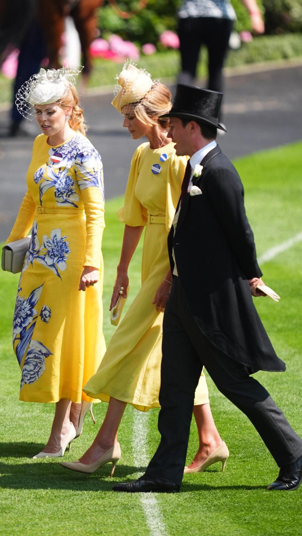 El hijo de la princesa Ana es el padre de dos hijas, el resultado de su matrimonio con Autumn Kelly. En la imagen, al lado de Beatriz de York.