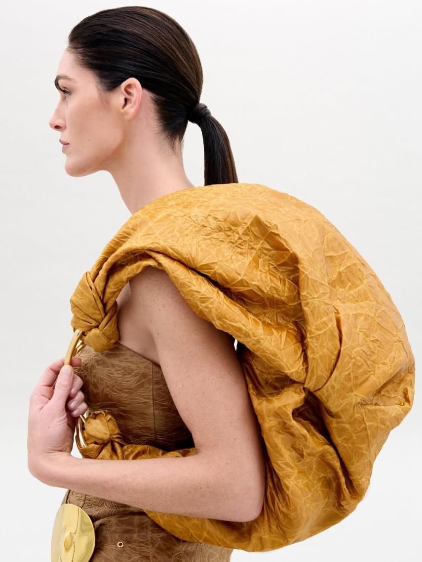 La diseñadora colombiana Silvia Tcherassi es la creadora de la nueva bolsa de Cuevas de Paloma.