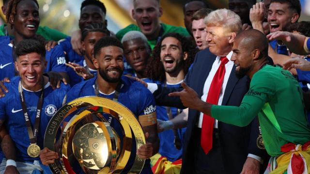 La plantilla del Chelsea levanta el título del Mundial de Clubes.