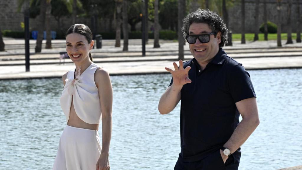 María Valverde y Gustavo Dudamel han posado juntos con motivo de su participación en la 15ª edición de Atlàntida Mallorca Film Fest, presidida por su Majestad Queen Letizia.
