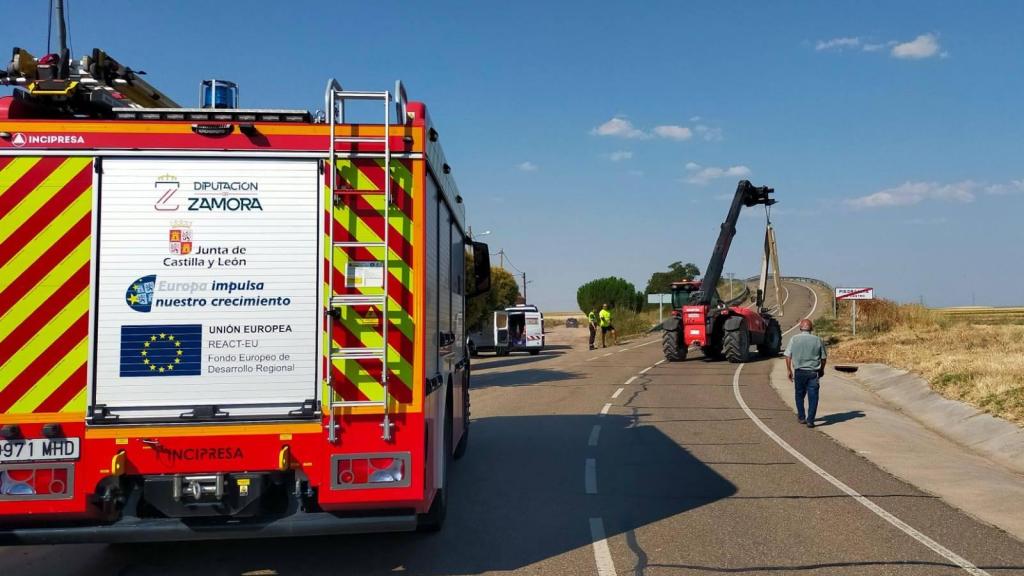 Los Bomberos de la Diputación de Zamora intervienen en un accidente registrado este fin de semana
