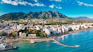 El viaje histórico inesperado de Marbella: de asentamiento paleolítico a meca del lujo