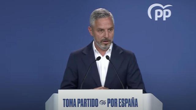 El vicesecretario general de Economía del PP, Juan Bravo, este lunes en rueda de prensa en la sede del partido.