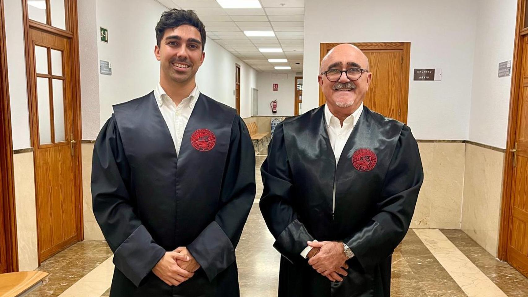 El sueño del abogado Antonio Juanico, graduado con su hijo Pablo a los 66 años:  Ahora abriremos un bufete familiar 