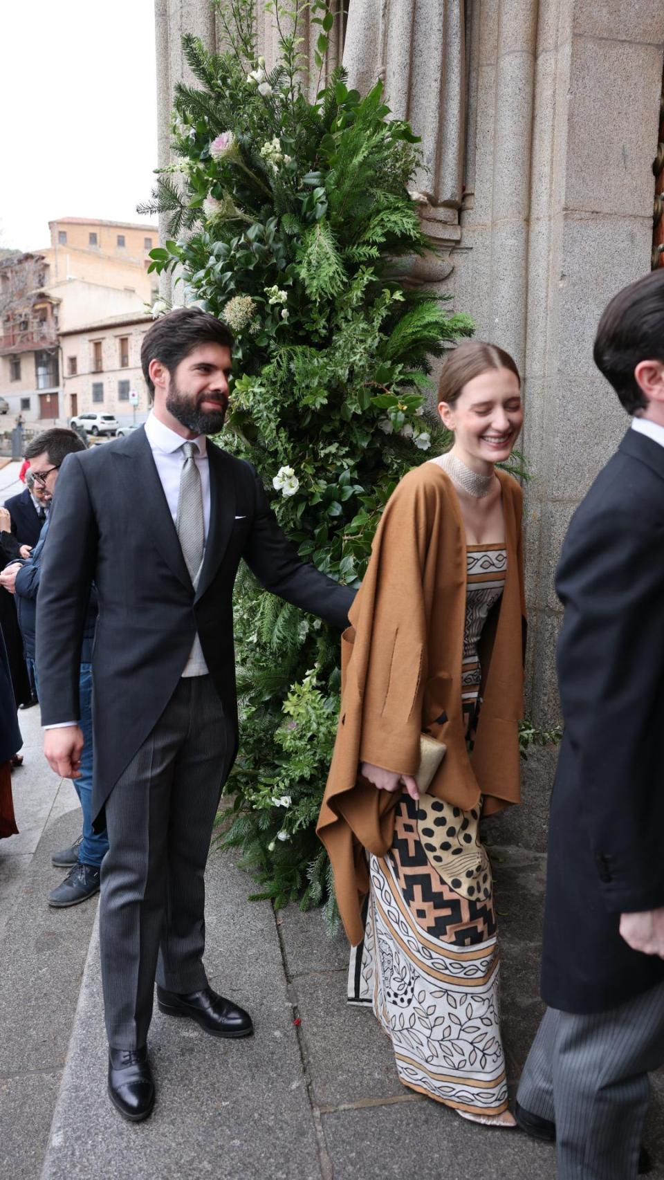 Fernando Palazuelo y Micaela Belmont en la boda de Beltráan Palazuelo y Eugenia Hernández Antolín Cabello de Los Cobos en Toledo, el 17 de diciembre de 2022.